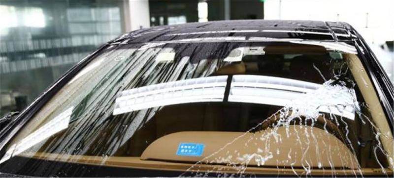 汽车玻璃镀膜 功能、原理与实用性解析